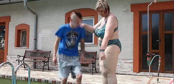  Hugetits chubby milf facesitting young guy